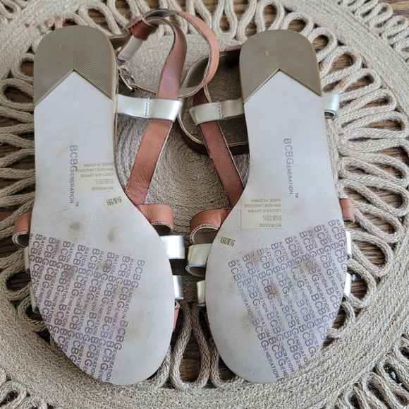 BCBG Rossie Sandal Size 5.5 - Picture 4 of 4